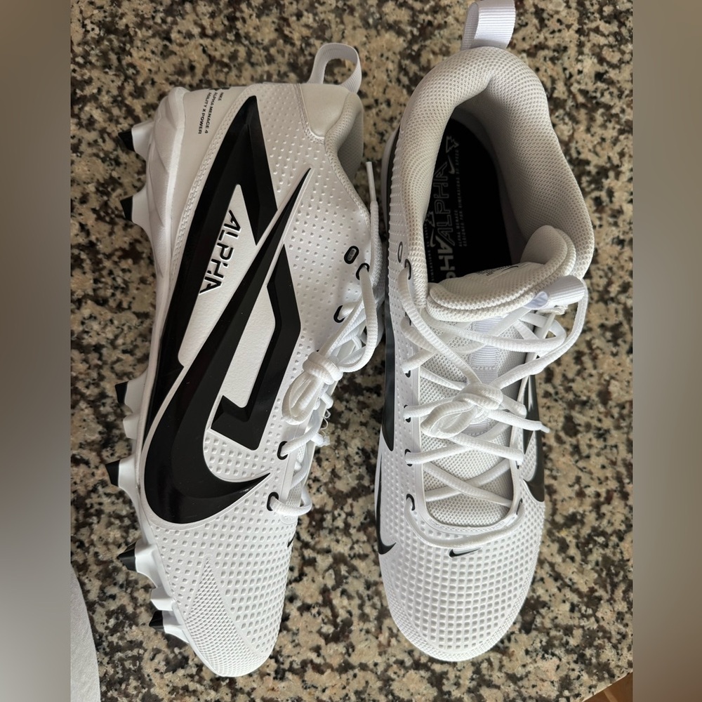 NWOT Nike Alpha Menace 4 Agility X Power White and Black Football Cleats size 16